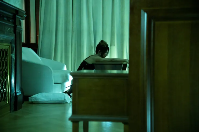 Ovo će odjeknuti: U novom spotu Severina se zakopčala do grla, a onda spektakularno razgolitila