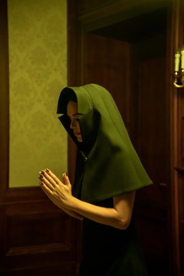 Ovo će odjeknuti: U novom spotu Severina se zakopčala do grla, a onda spektakularno razgolitila