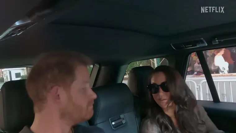 Iako se ne spominju konkretne priče, problematična veza između vojvotkinje i Thomasa Marklea bolno se odigrala u tisku. Nedavno je vojvotkinja od Sussexa dobila tužbu protiv tabloida Mail on Sunday. Medij je, naime, objavio privatno pismo koje je Meghan poslala otuđenom ocu.