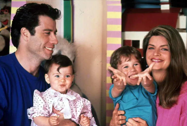 Alley je rekla da ni ona ni Travolta nisu djelovali prema svojim romantičnim instinktima jer je ona bila udana za Parkera Stevensona, a on oženjen pokojnom Kelly Preston.