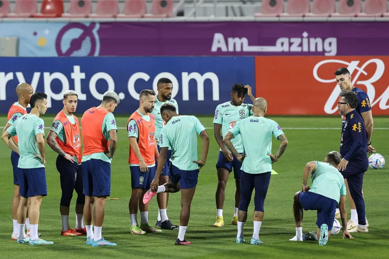 Ovako je izgledao trening Brazilaca nakon pobjede kojom su osigurali okr&scaron;aj s Hrvatskom, pojavila se i misteriozna ljepotica