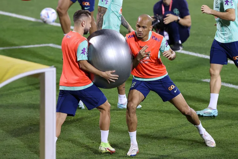 Ovako je izgledao trening Brazilaca nakon pobjede kojom su osigurali okr&scaron;aj s Hrvatskom, pojavila se i misteriozna ljepotica