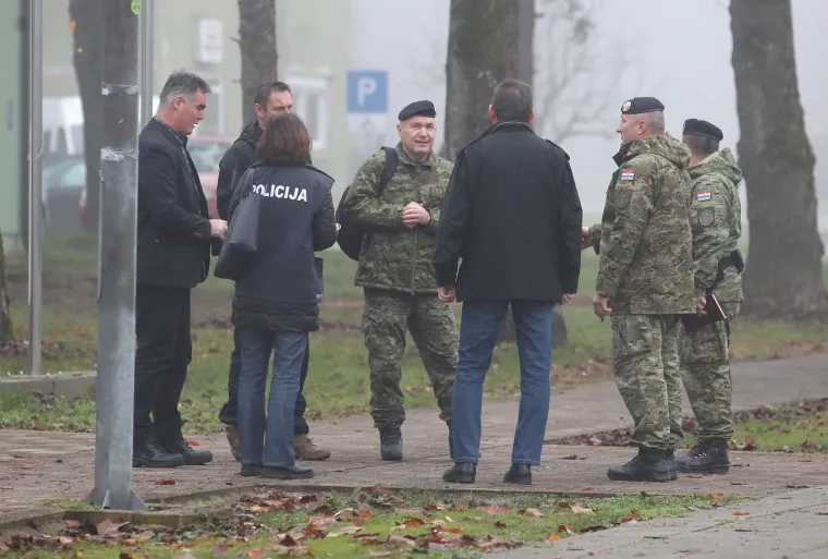 Vojna policija ogradila mjesto pada MiG-a u Voćinu: Poznato zdravstveno stanje pilota