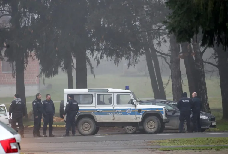 Vojna policija ogradila mjesto pada MiG-a u Voćinu: Poznato zdravstveno stanje pilota
