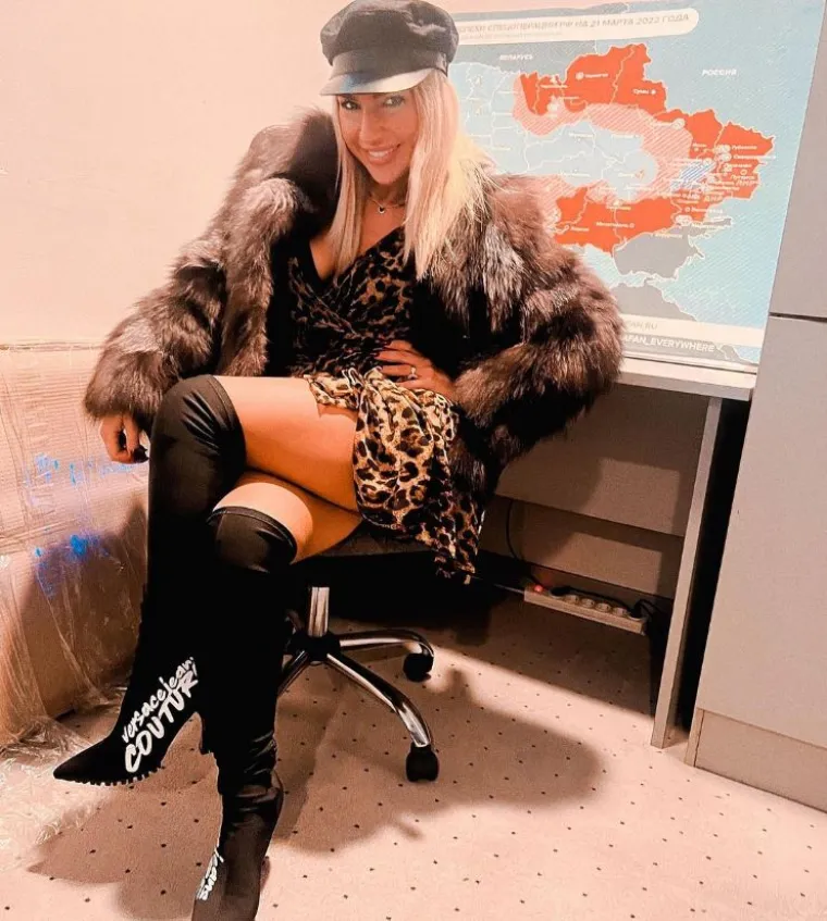 Samo sam htjela spasiti goli život. Kad sam došla kući, osjećala sam se užasno. Ali do sada nisam nikome ništa rekla. Nisam željela povrijediti roditelje. Nisam ga ni prijavila policiji jer je bio previše moćan pa sam se bojala da mi ne naudi. Neću otkriti njegovo ime jer nemam dokaze za ono što mi je napravio&quot;, istaknula je Jovana.