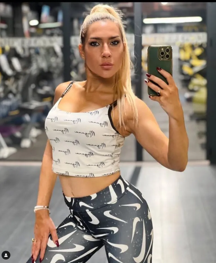 Jovana Jeremić izašla sa šok detaljima o političkom moćniku: 'Stariji je 30 godina, namamio me u stan i bacio na krevet...'