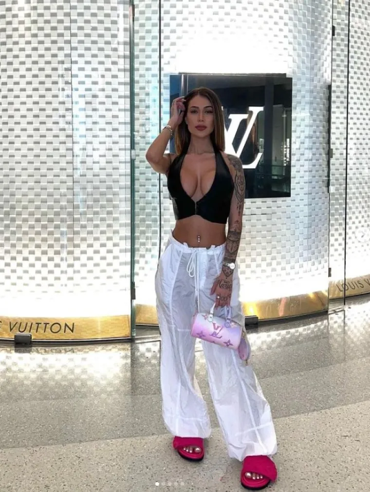 Nezasitni Brazilac, uz suprugu, vara i ljubavnicu. Ne može nikako odlučiti koju od ovih ljepotica zapravo želi