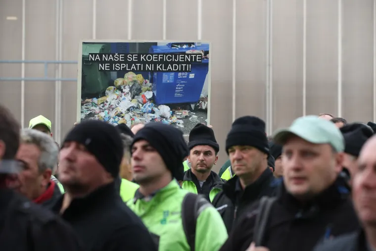 Tisuću prosvjednika Čistoće: 'Ako nas ne poslu&scaron;aju, za Božić idemo u &scaron;trajk'