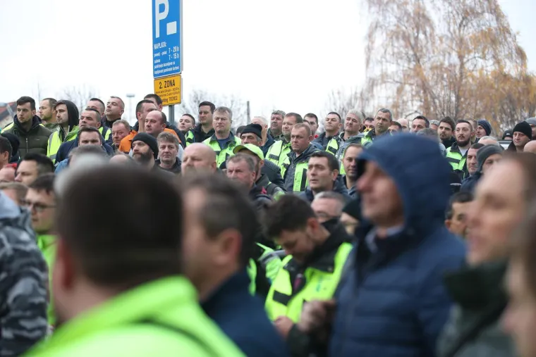 Tisuću prosvjednika Čistoće: 'Ako nas ne poslu&scaron;aju, za Božić idemo u &scaron;trajk'
