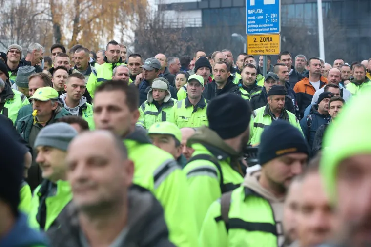 Tisuću prosvjednika Čistoće: 'Ako nas ne poslu&scaron;aju, za Božić idemo u &scaron;trajk'