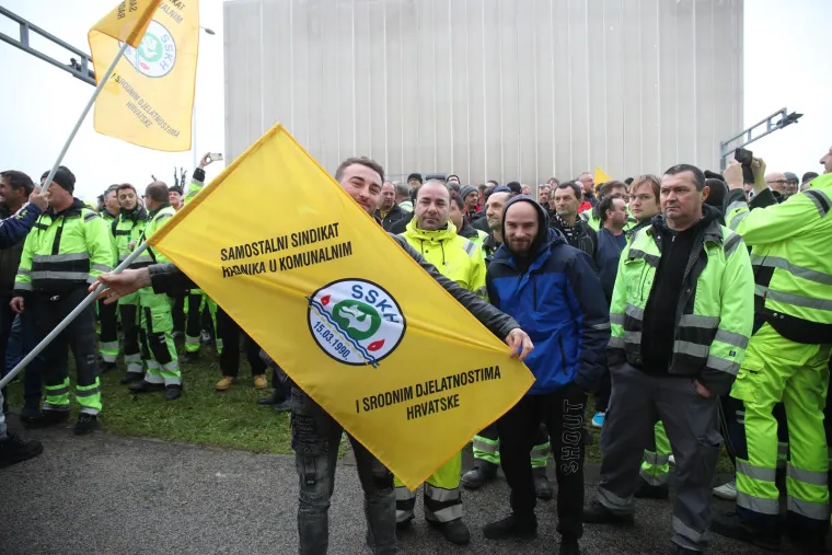 Tisuću prosvjednika Čistoće: 'Ako nas ne poslu&scaron;aju, za Božić idemo u &scaron;trajk'