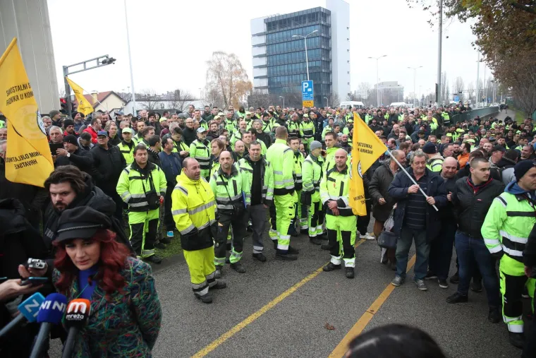 Tisuću prosvjednika Čistoće: 'Ako nas ne poslu&scaron;aju, za Božić idemo u &scaron;trajk'