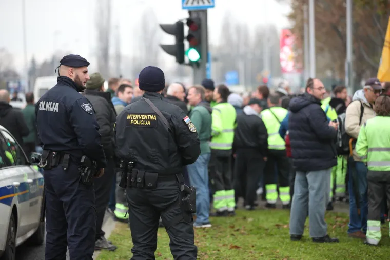 Tisuću prosvjednika Čistoće: 'Ako nas ne poslu&scaron;aju, za Božić idemo u &scaron;trajk'