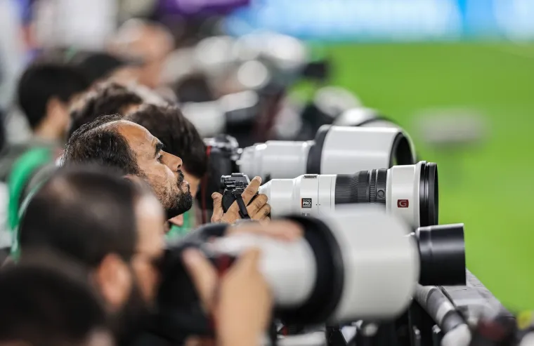 Nepoznata crnka u &scaron;panjolskom dresu zasjenila sve na stadionu: Traži se žena koja izgleda kao da nije s ovog svijeta, ona sjaji