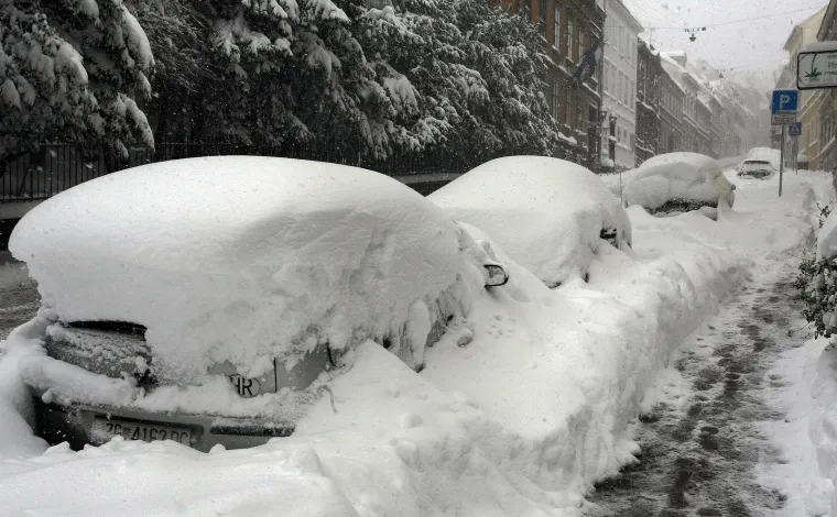 Prije 10 godina Zagreb je zatrpao snijeg: Prijevoz je bio u kolapsu, pali su rekordi