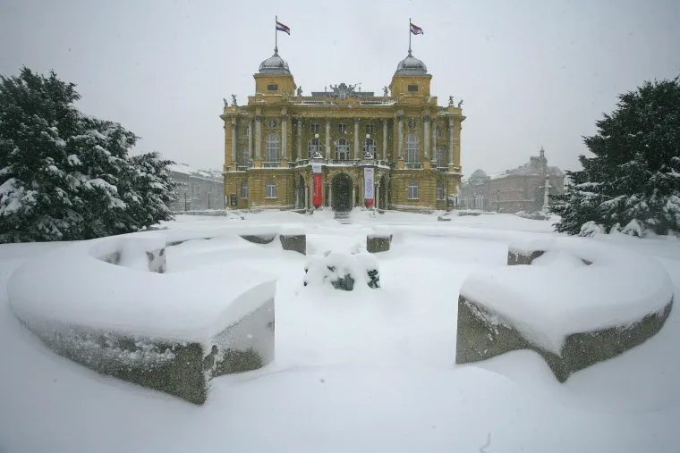 Prije 10 godina Zagreb je zatrpao snijeg: Prijevoz je bio u kolapsu, pali su rekordi