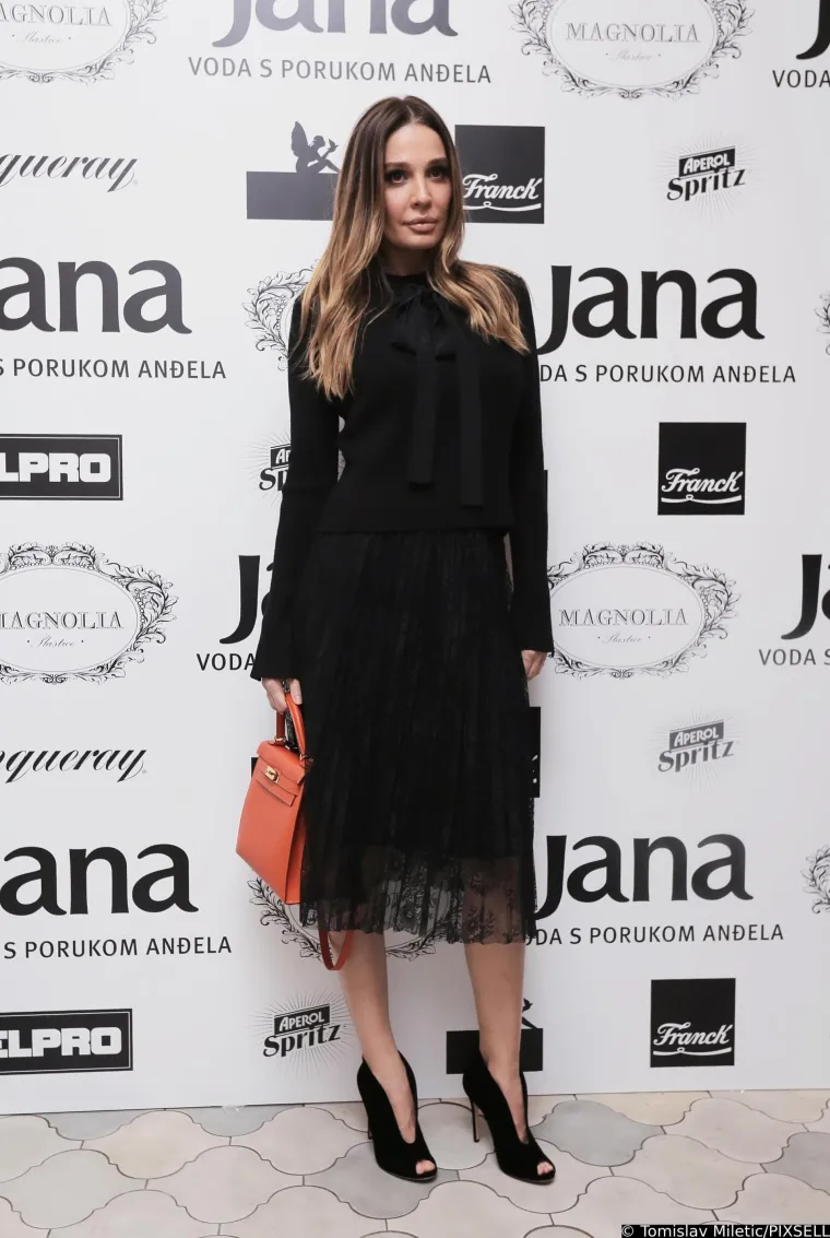 Tatjana Dragović 'peče' se na Maldivima, a zbog ovih fotki skočili celzijusi i u Hrvatskoj: 'Izgleda&scaron; bolje nego prije 25 godina'