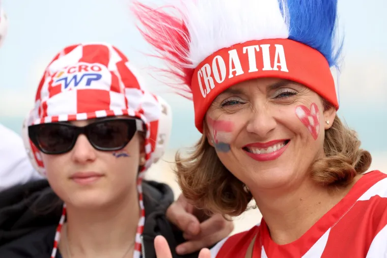 Hrvatski navijači Vatrenima priredili vatrenu atmosferu: Jedan političar 'zalutao' među njima