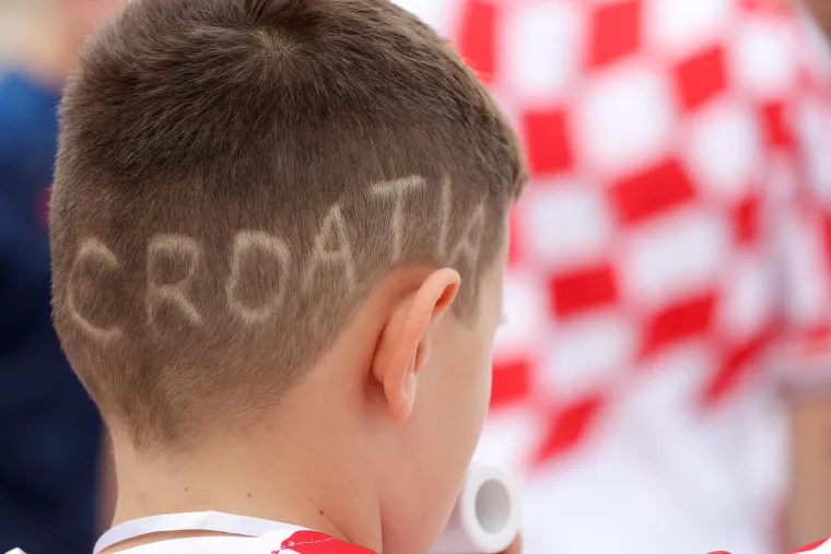 Hrvatski navijači Vatrenima priredili vatrenu atmosferu: Jedan političar 'zalutao' među njima