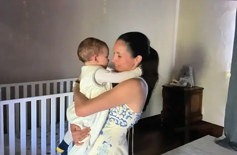 Meghan i Harryju se crno pi&scaron;e? Palača se oglasila o kontroverznom dokumentarcu, procurile i nikad viđene privatne snimke!