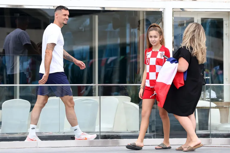 Pogledajte reakcije Vatrenih nakon buđenja: Lovren među navijačima, a ostali ne skidaju osmijeh