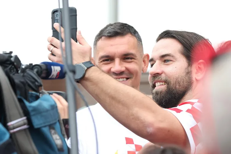 Pogledajte reakcije Vatrenih nakon buđenja: Lovren među navijačima, a ostali ne skidaju osmijeh