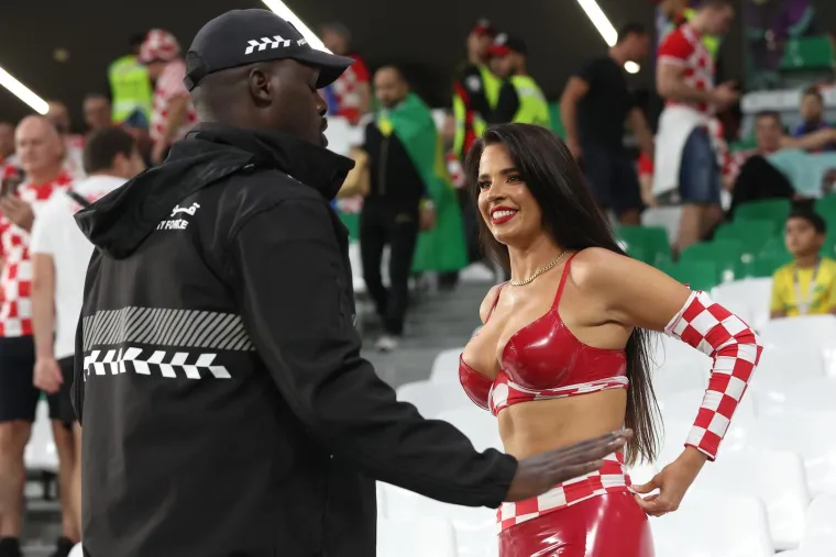 Knollica se malo opustila na tribini, pa je do&scaron;lo osiguranje: Pogledajte situaciju o kojoj upravo bruje svi na Education Cityju