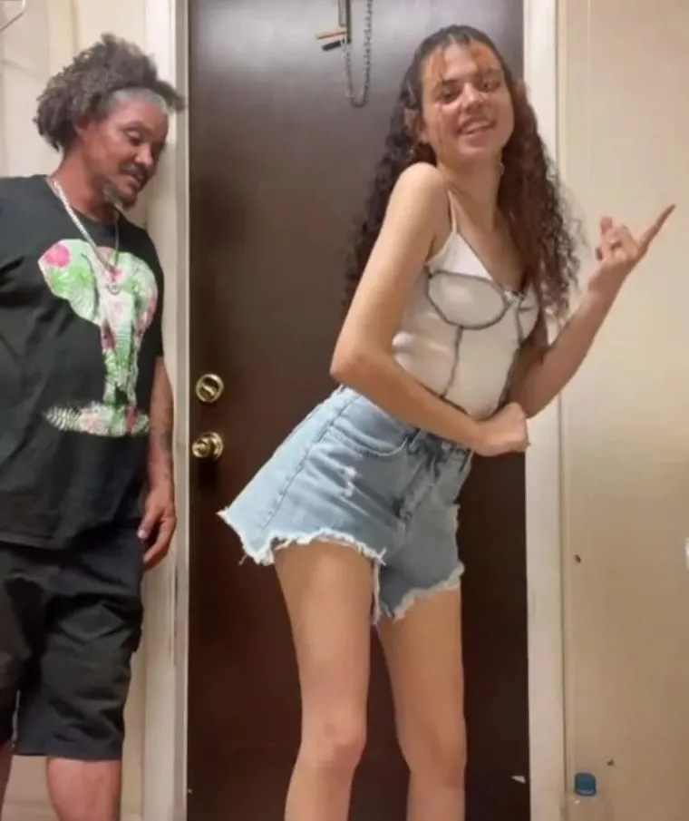 Nakon tih komentara, Millie je objavila još jedan video u kojem se obraća svojim pratiteljima. &quot;Vrijeme je da prekinem šutnju nakon vaših reakcija zbog videa na kojem me muž gleda kako plešem. Svi pričaju sra** o našoj razlici u godinama i zovu hitnu&quot;, kazala je.