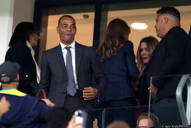 Brazilske legende pomno prate susret s Hrvatskom: Ronaldo i Cafu uživaju u svečanoj loži, stigle i ljepše polovice Vatrenih