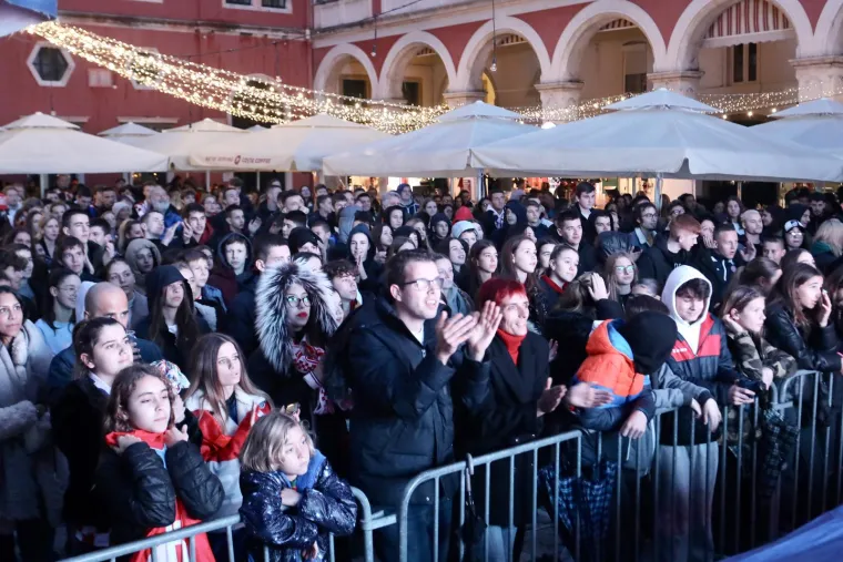 Od sjevera do juga svi uz Vatrene: Pogledajte kako se navija diljem Hrvatske