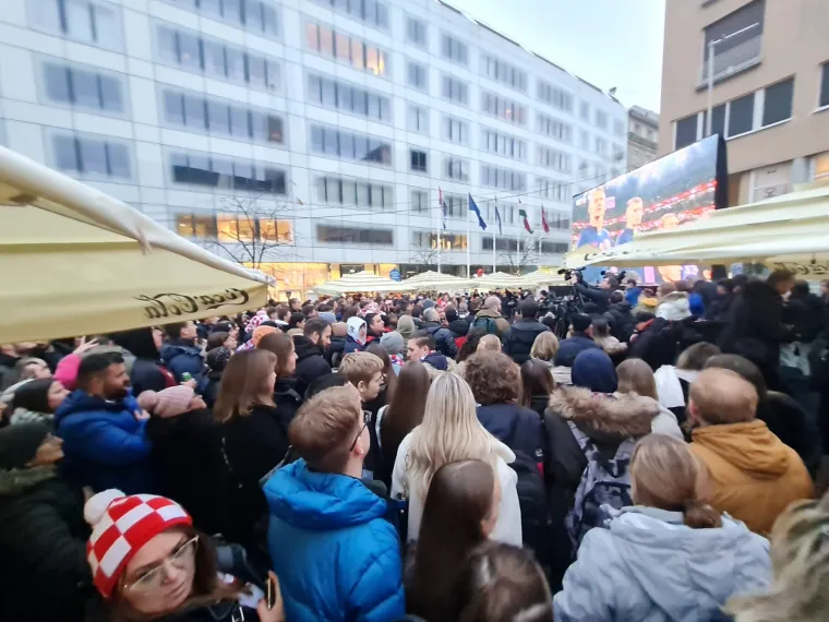 Od sjevera do juga svi uz Vatrene: Pogledajte kako se navija diljem Hrvatske