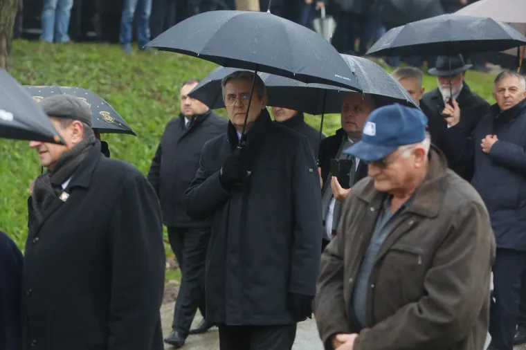 Pokopan general Pavao Miljavac, na ispraćaju obitelj, prijatelji, suborci i brojni političari