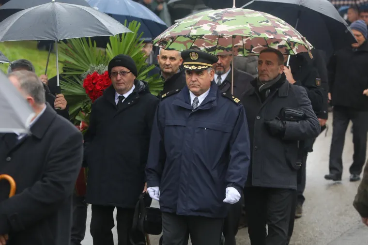 Pokopan general Pavao Miljavac, na ispraćaju obitelj, prijatelji, suborci i brojni političari