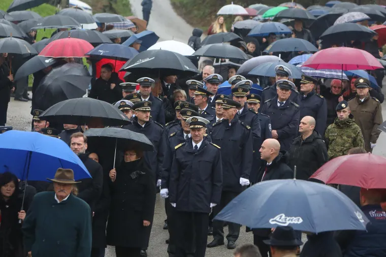 Pokopan general Pavao Miljavac, na ispraćaju obitelj, prijatelji, suborci i brojni političari
