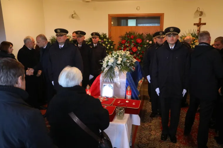 Pokopan general Pavao Miljavac, na ispraćaju obitelj, prijatelji, suborci i brojni političari
