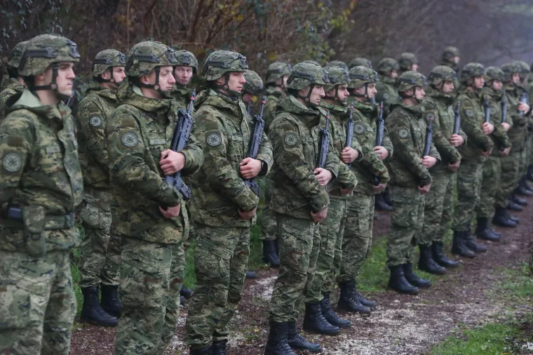 Pokopan general Pavao Miljavac, na ispraćaju obitelj, prijatelji, suborci i brojni političari