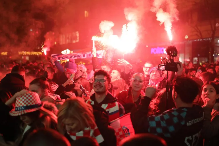 Hrvati u transu nakon senzacionalne pobjede, slavilo se diljem Lijepe na&scaron;e: Pogledajte ove prizore!