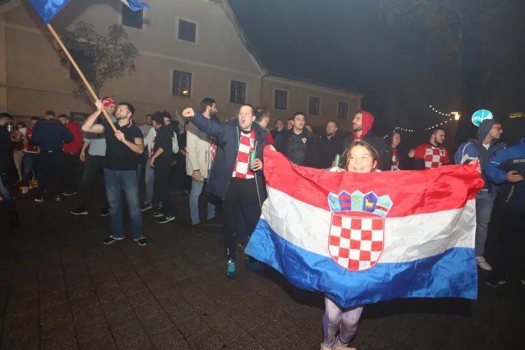 Hrvati u transu nakon senzacionalne pobjede, slavilo se diljem Lijepe na&scaron;e: Pogledajte ove prizore!
