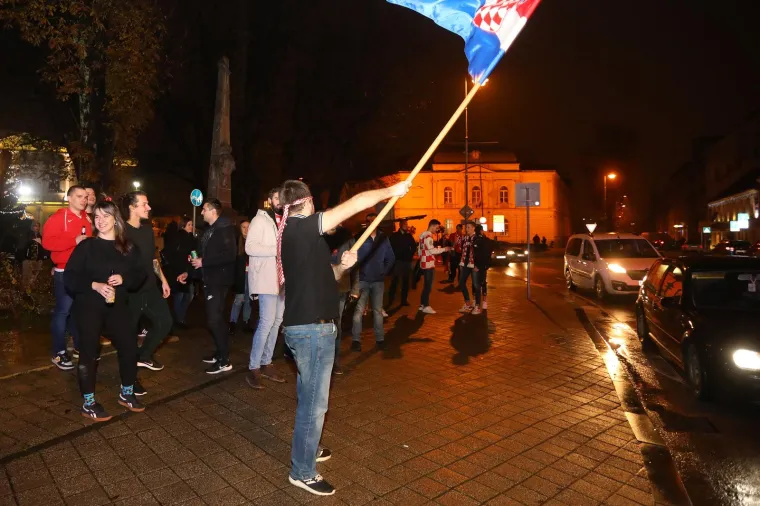 Hrvati u transu nakon senzacionalne pobjede, slavilo se diljem Lijepe na&scaron;e: Pogledajte ove prizore!