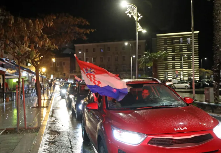 Hrvati u transu nakon senzacionalne pobjede, slavilo se diljem Lijepe na&scaron;e: Pogledajte ove prizore!