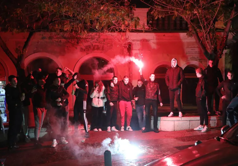 Hrvati u transu nakon senzacionalne pobjede, slavilo se diljem Lijepe na&scaron;e: Pogledajte ove prizore!