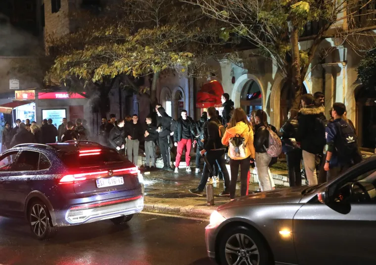 Hrvati u transu nakon senzacionalne pobjede, slavilo se diljem Lijepe na&scaron;e: Pogledajte ove prizore!