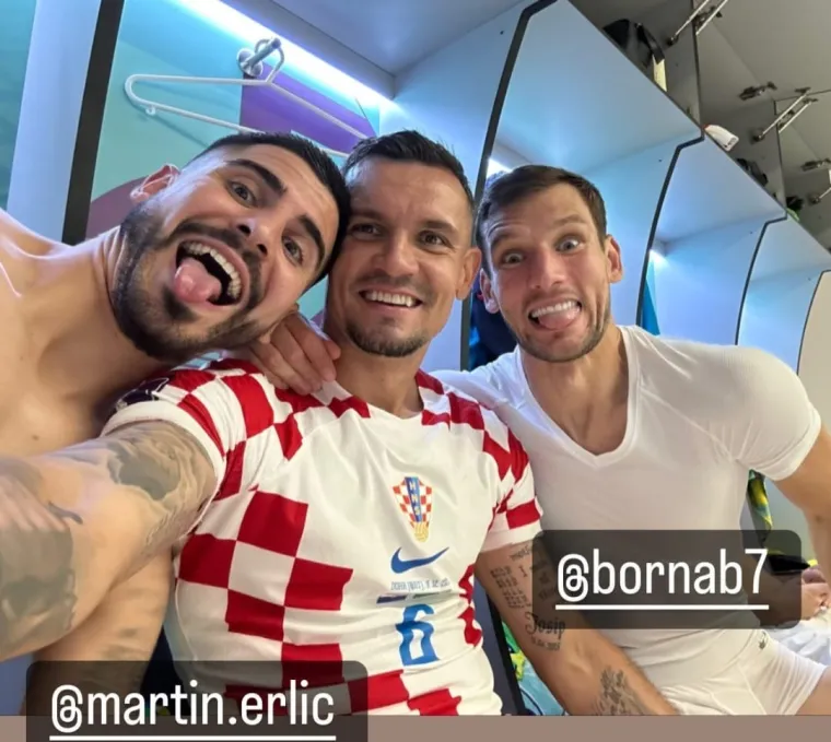 FOTO Javili se Vatreni iz svlačionice! Pogledajte atmosferu nakon veličanstvene pobjede!