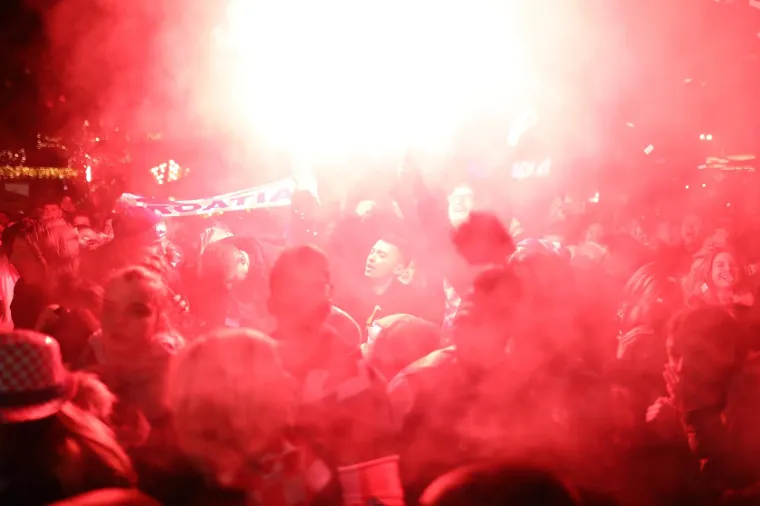 VELIKA NAVIJAČKA GALERIJA Hrvatska noćas neće spavati! Ludo slavlje se se prelilo na ulice