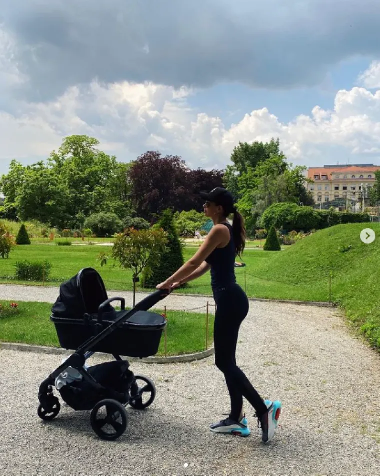 Širi se preslatka snimka s tribina: Iva Šarić i Bruno Petković uhvaćeni u trenucima nježnosti nakon velike pobjede!