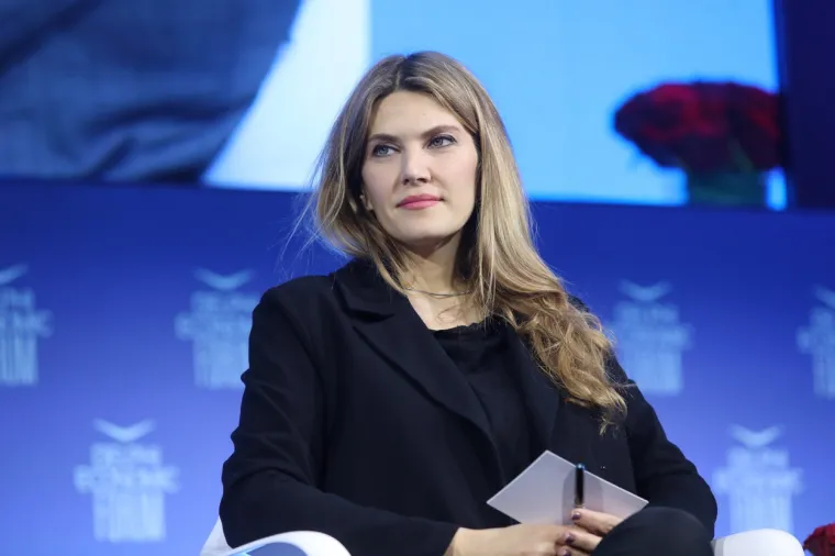 Ima izgled, moć i novac, ali nije joj bilo dovoljno. Sada u pritvoru čeka svoju sudbinu