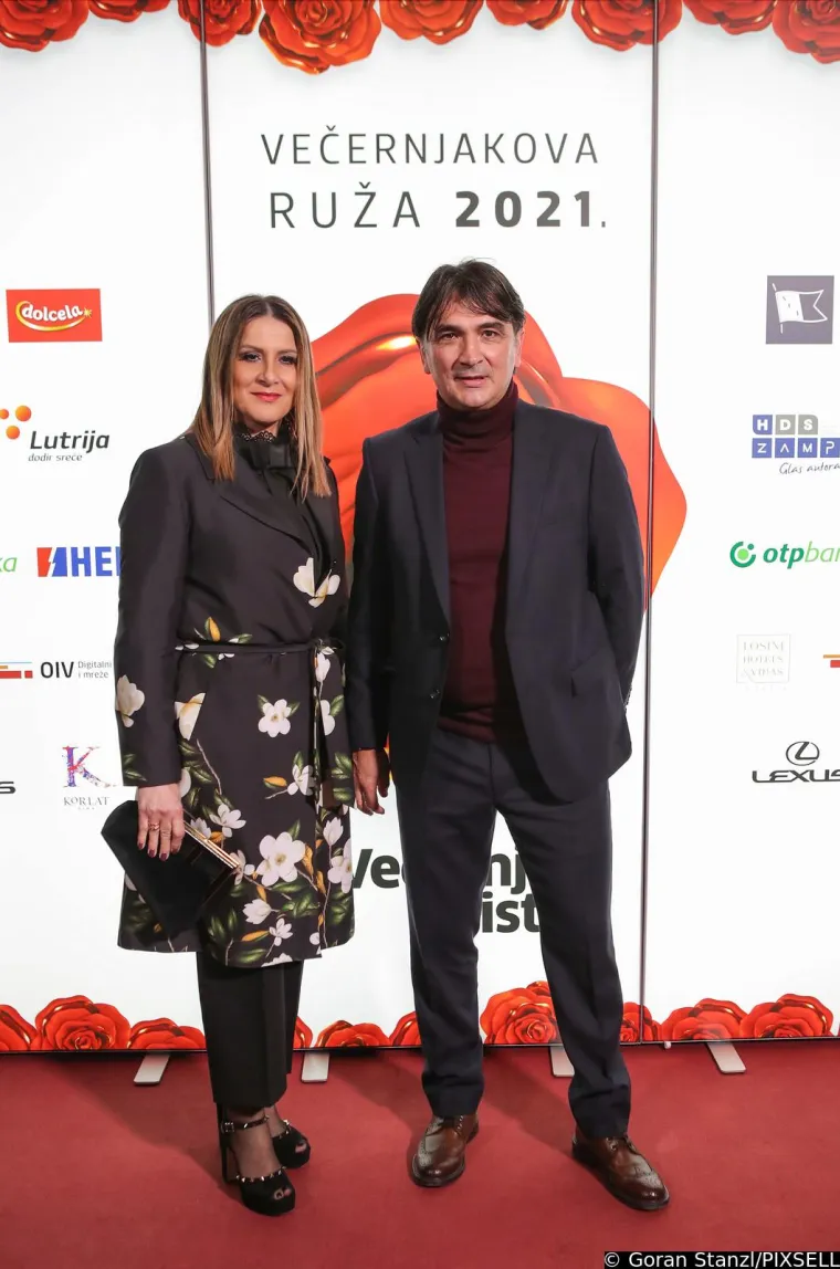 Uz uspone i padove uspjeli su sačuvati brak, a izbornik ističe da Davorka ima posebno mjesto u obitelji. Također je jednom prilikom kazao da su mu djeca najvažnija na svijetu. 