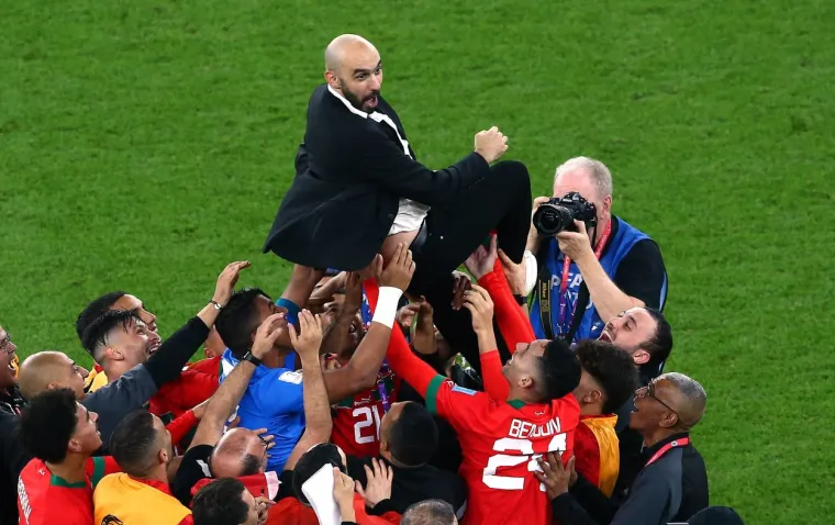 Dvije strane nogometa: Pogledajte kako Ronaldo u suzama odlazi sa scene dok Marokanci slave