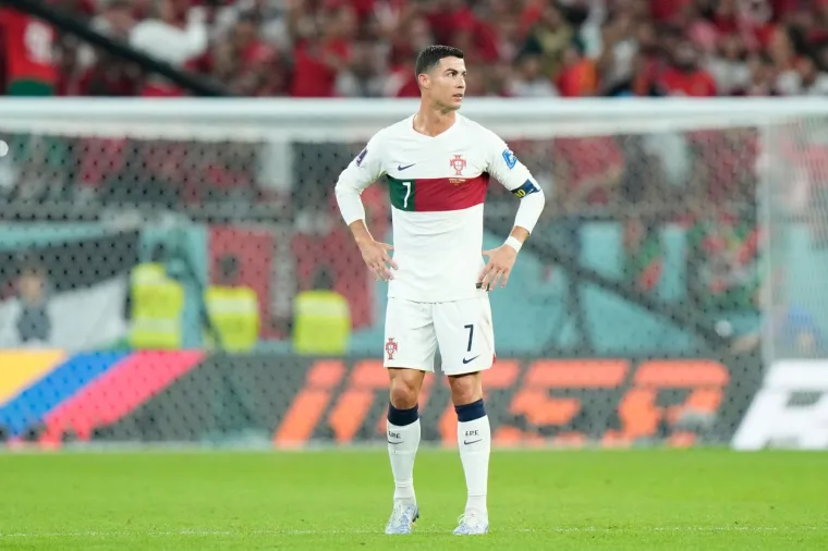 Dvije strane nogometa: Pogledajte kako Ronaldo u suzama odlazi sa scene dok Marokanci slave