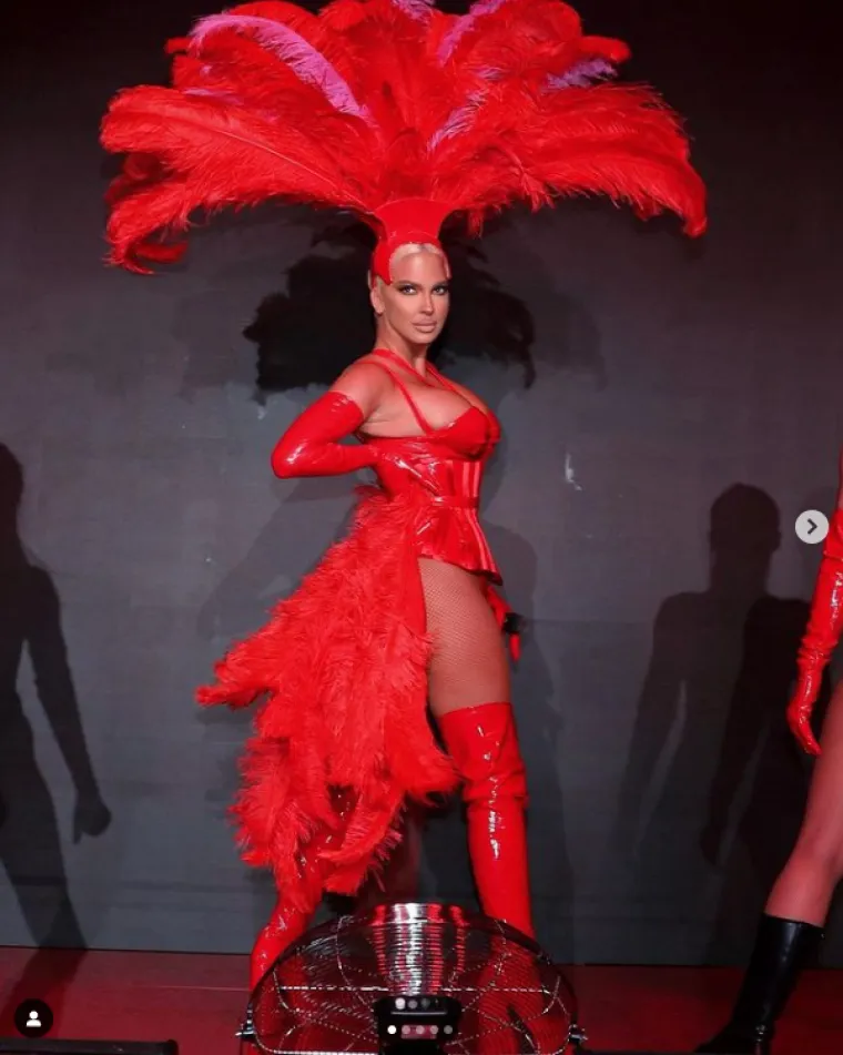 Karleu&scaron;a osvanula u nikad bezobraznijim pozama na krevetu, a onda se pojavila amaterska snimka koju nismo trebali vidjeti